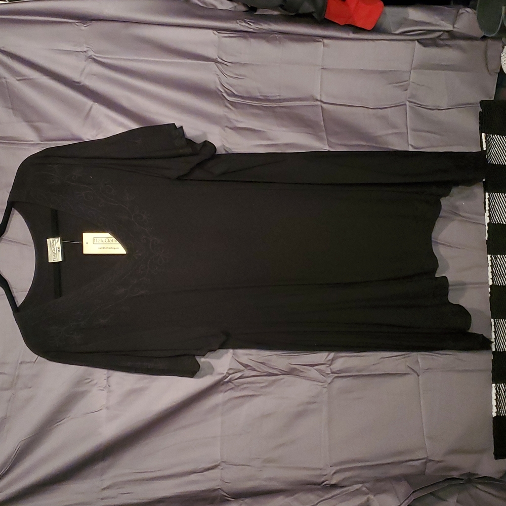 Holy Clothing Brand Embroidered Zahara Tunic in Midnight (Black)